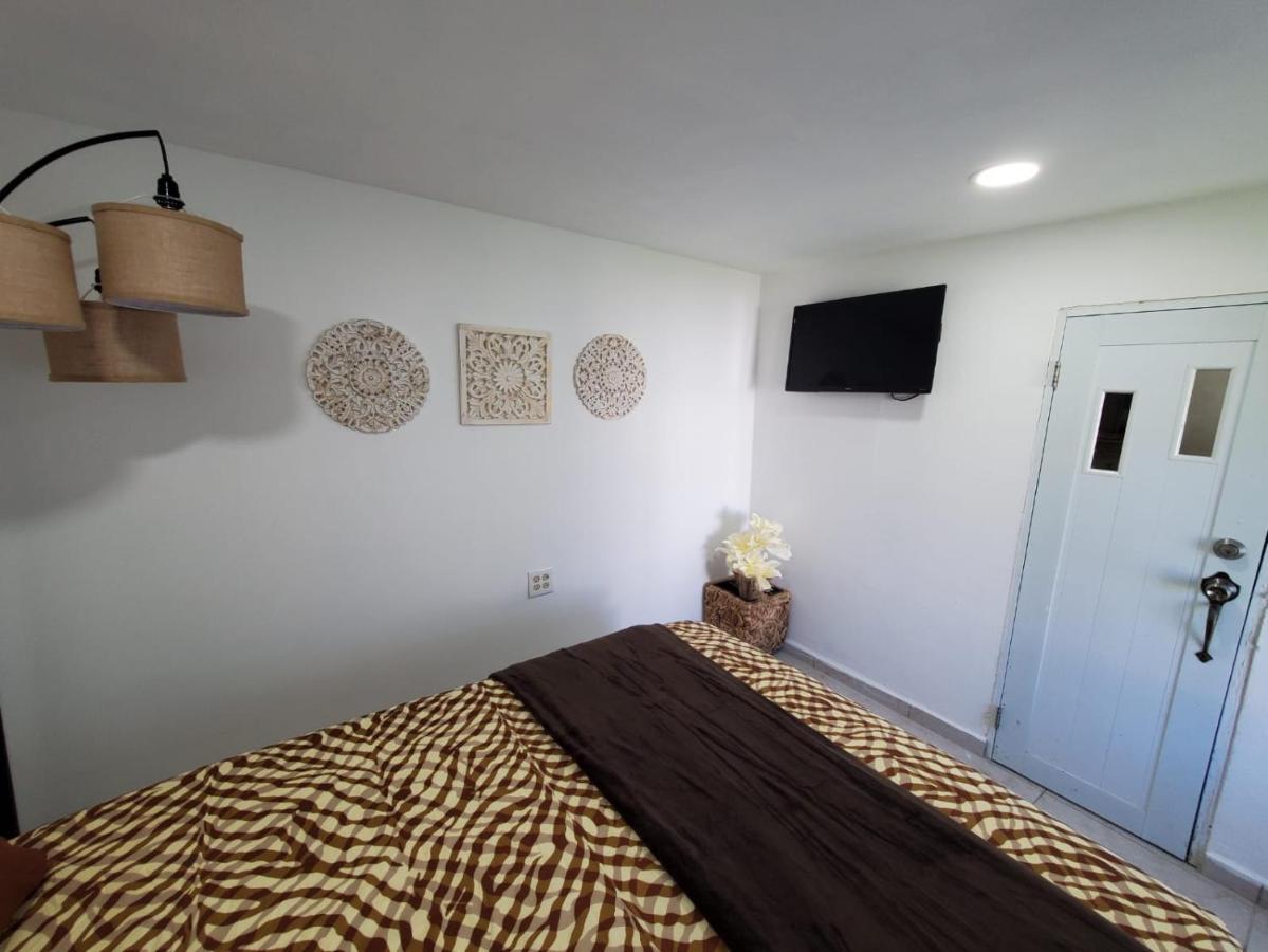 Aguadilla Breeze Apt In Gated Complex 8 Minute Walk To Crashboat Beach Luaran gambar